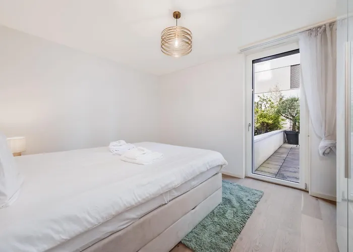 Modern 1 Bedroom In Center By Guestlee