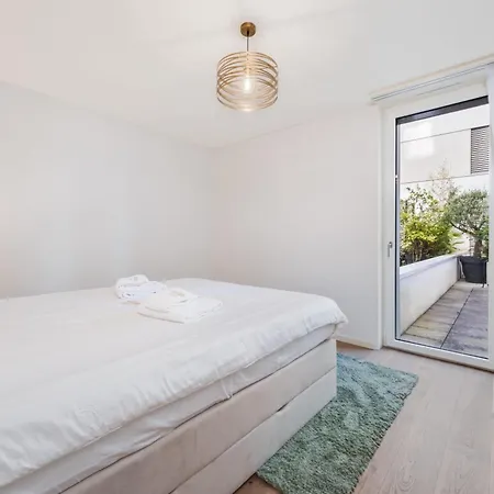 Modern 1 Bedroom In Center By Guestlee