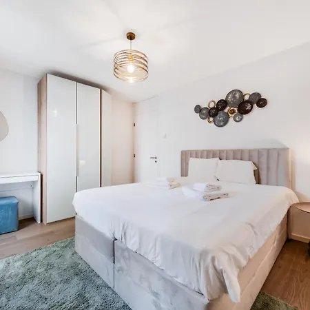 Apartment Modern 1 Bedroom In Center By Guestlee
