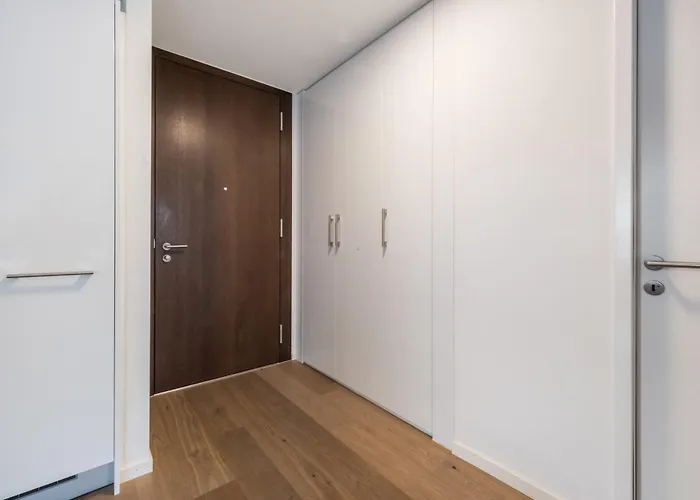 Modern 1 Bedroom In Center By Guestlee Montreux