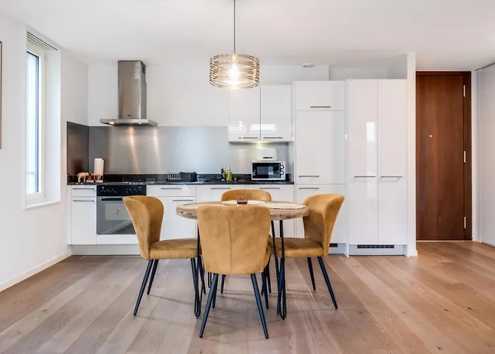 Modern 1 Bedroom In Center By Guestlee * Montreux